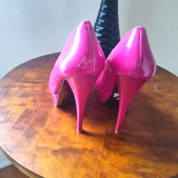 Aldo Lindall fuchsia almond toe patent leather stiletto - Picture 3 of 6